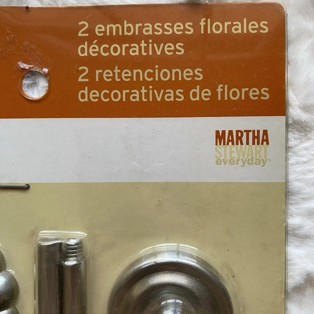Martha Stewart Everyday Decorative Flower Holdbacks Silver Curtain Tie Backs NEW